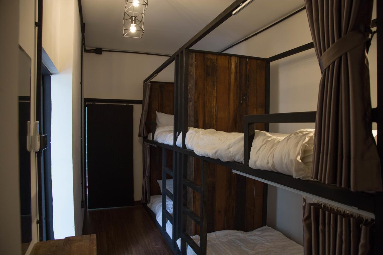 Sleep With You - Hatch Co-Living And Co-Working Space Чиангмай Экстерьер фото