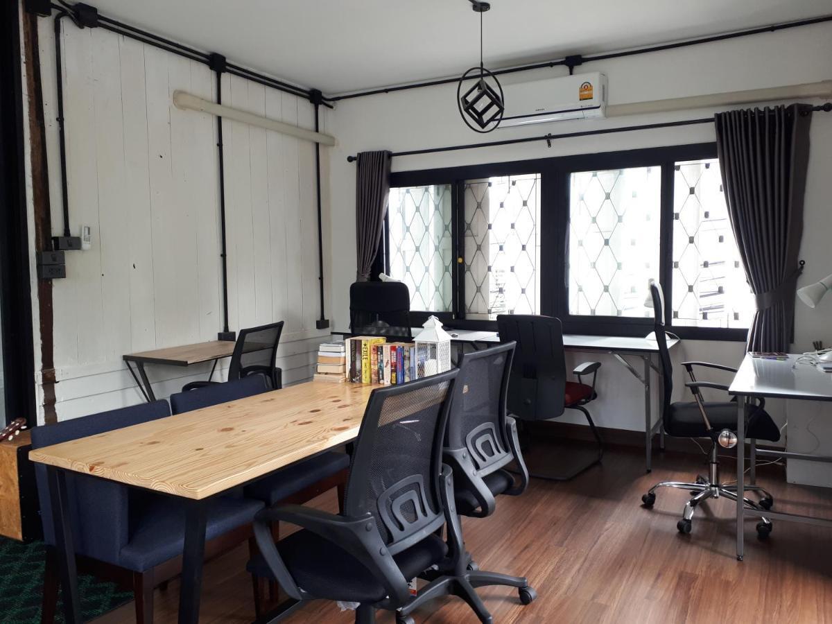 Sleep With You - Hatch Co-Living And Co-Working Space Чиангмай Экстерьер фото